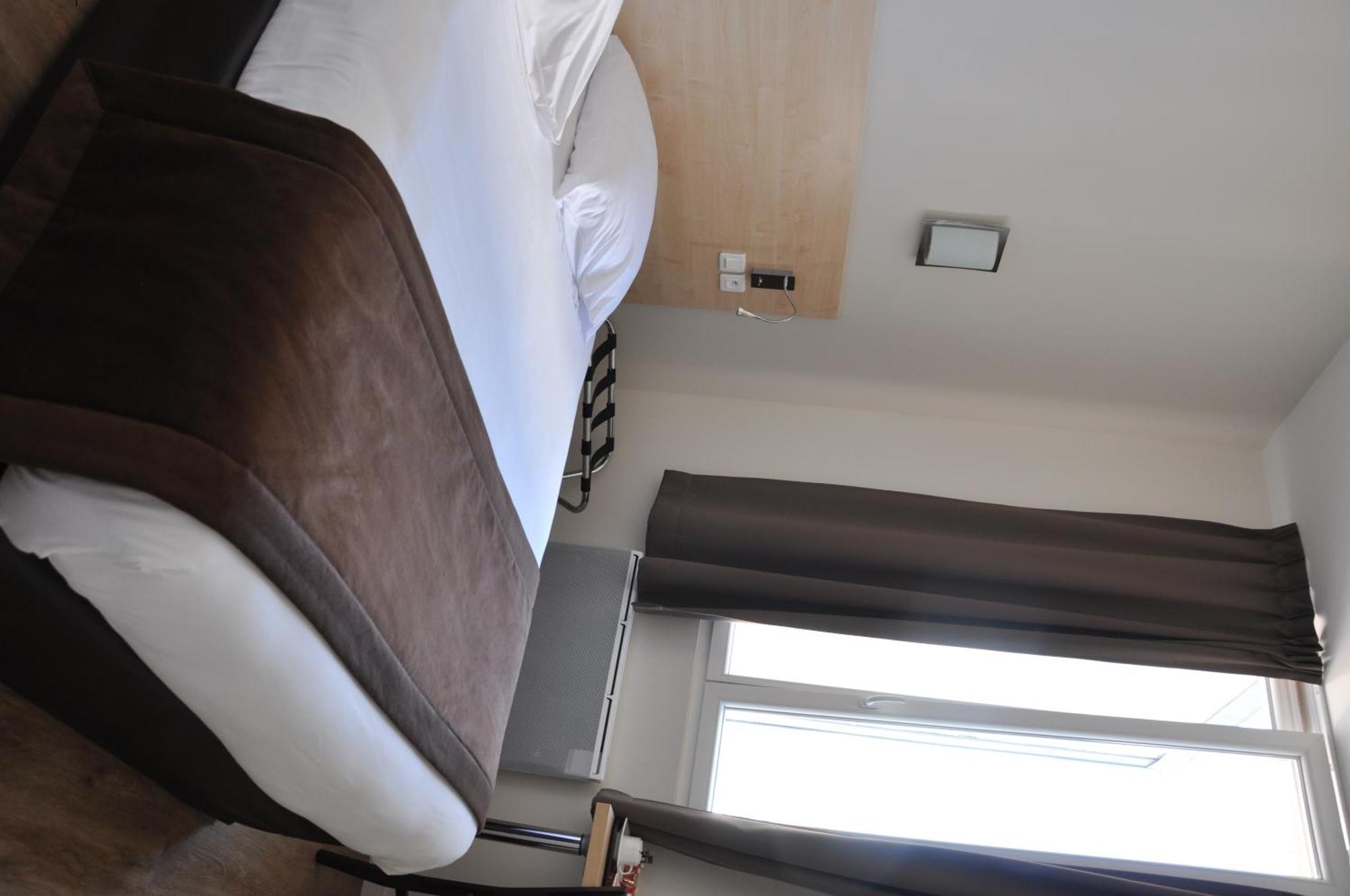 Hotel Foch Nancy Gare Camera foto
